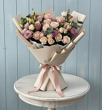 Букет цветов из:  Розы и Лизиантусы в Аксарке