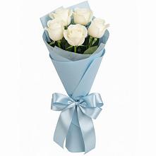 Букет 5 Белых роз Проуд в Аксарке
