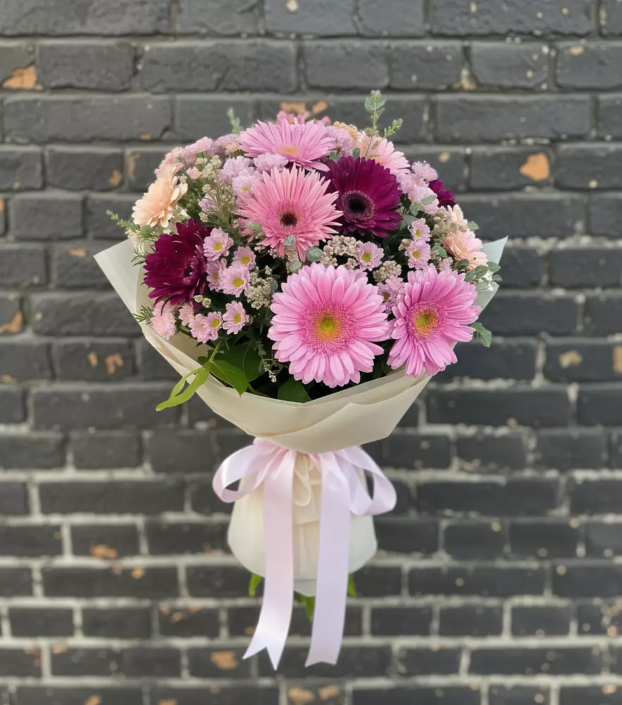 Букет цветов из: Герберы и Хризантемы в Аксарке
