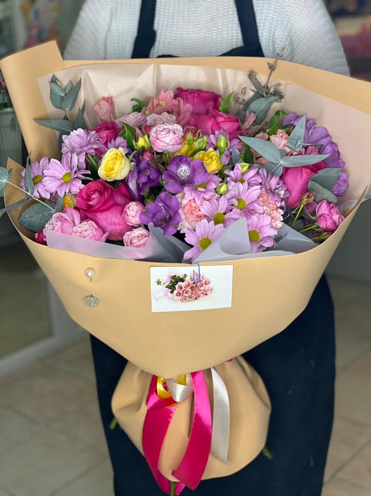 Букет цветов из: Хризантемы, Гвоздики и Альстромерии в Аксарке