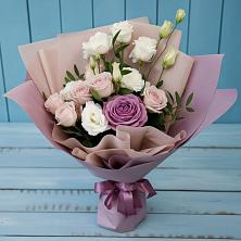 Букет цветов из:  Розы и Лизиантусы в Аксарке
