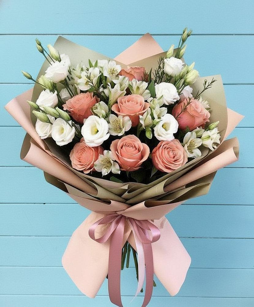 Букет цветов из: Розы, Альстромерии и Лизиантусы в Аксарке