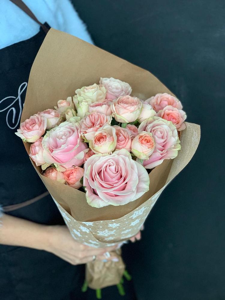 Букет цветов из: Хризантемы и Розы в Аксарке