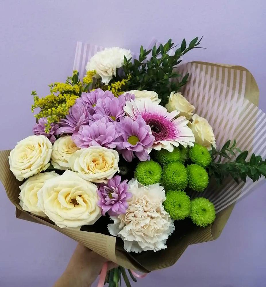 Букет цветов из: Хризантемы, Розы, Гвоздики и Герберы в Аксарке