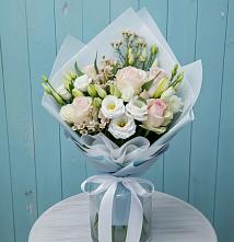 Букет цветов из:  Розы и Лизиантусы в Аксарке