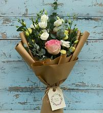 Букет цветов из:  Розы и Лизиантусы #REPLACE_PRED# Аксарке