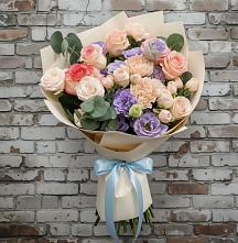 Букет цветов из:  Розы, Лизиантусы и Гвоздики в Аксарке