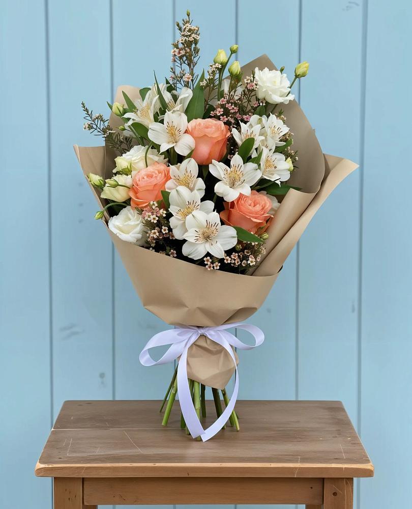 Букет цветов из: Альстромерии, Лизиантусы, Розы и Хризантемы в Аксарке